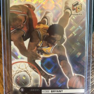 Kobe Bryant – 1999 SkyBox HoloGrFX #28